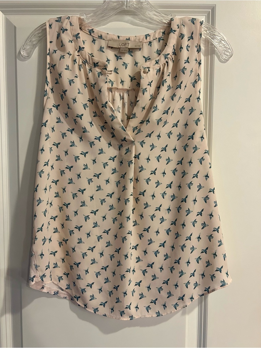 LOFT Cream Sleeveless Top with Teal Bird Print - Size XSPetite
